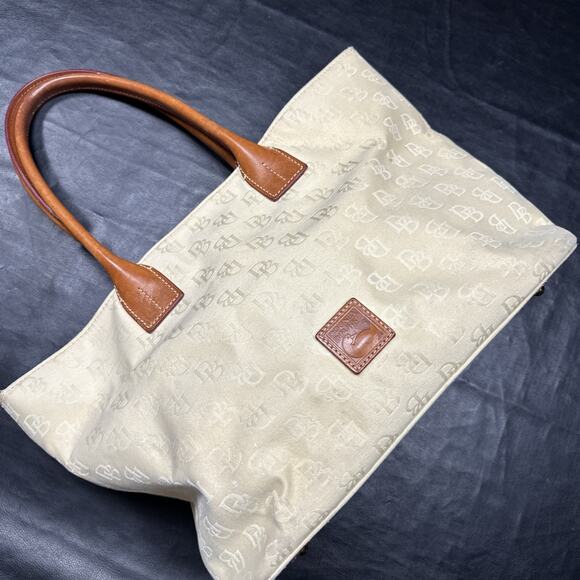 DOONEY & BOURKE Light Tan MEDIUM Canvas Leather Snap Handbag - Picture 4 of 16